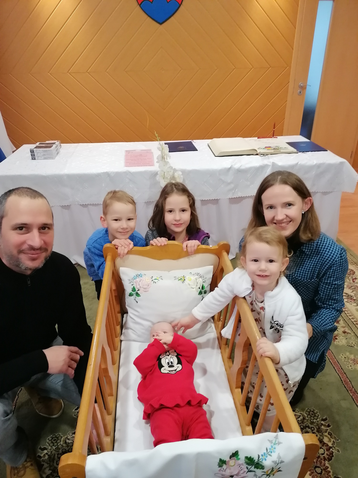 Kristína a Milan Olbertových s deťmi Katarínou, Jánom, Máriou a Martou